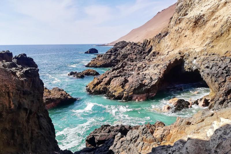 Cuevas de Anzota, beautiful seaside caves in Arica, Chile | Czick on the  road